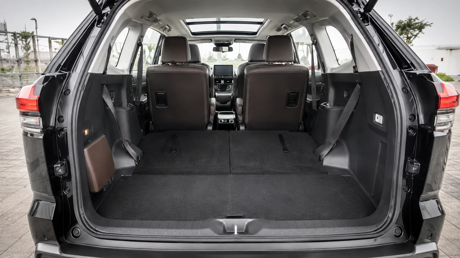 Toyota Innova Hycross interior