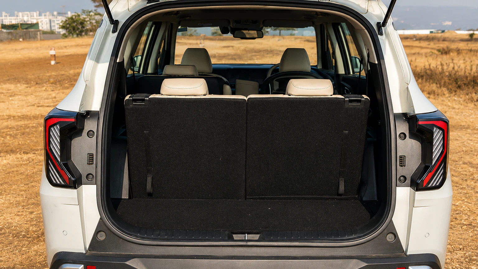 Kia Carens Clavis interior