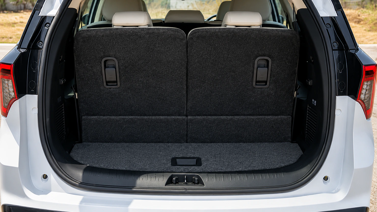 Mahindra XEV 9S interior