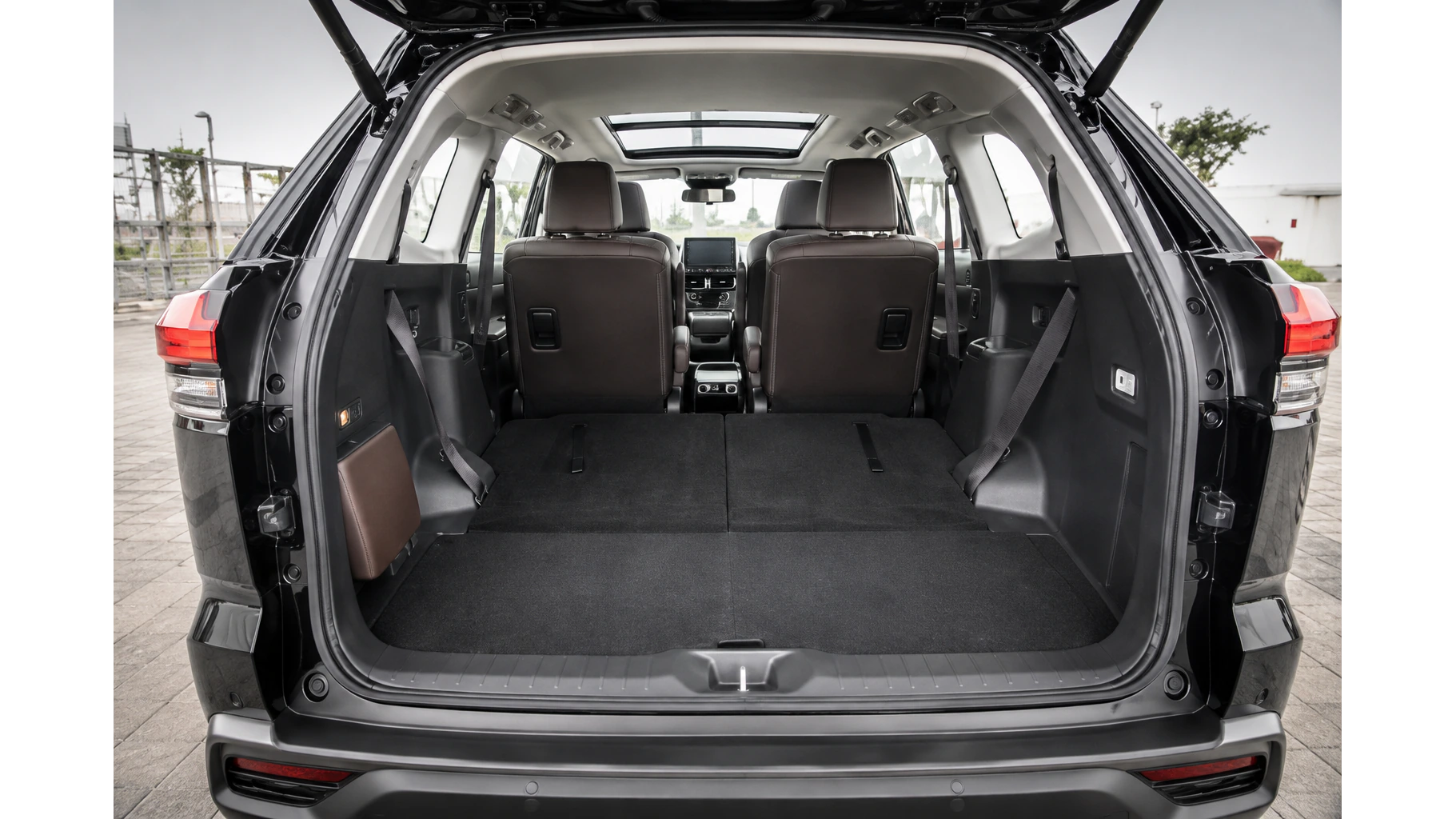 Toyota Innova Hycross interior