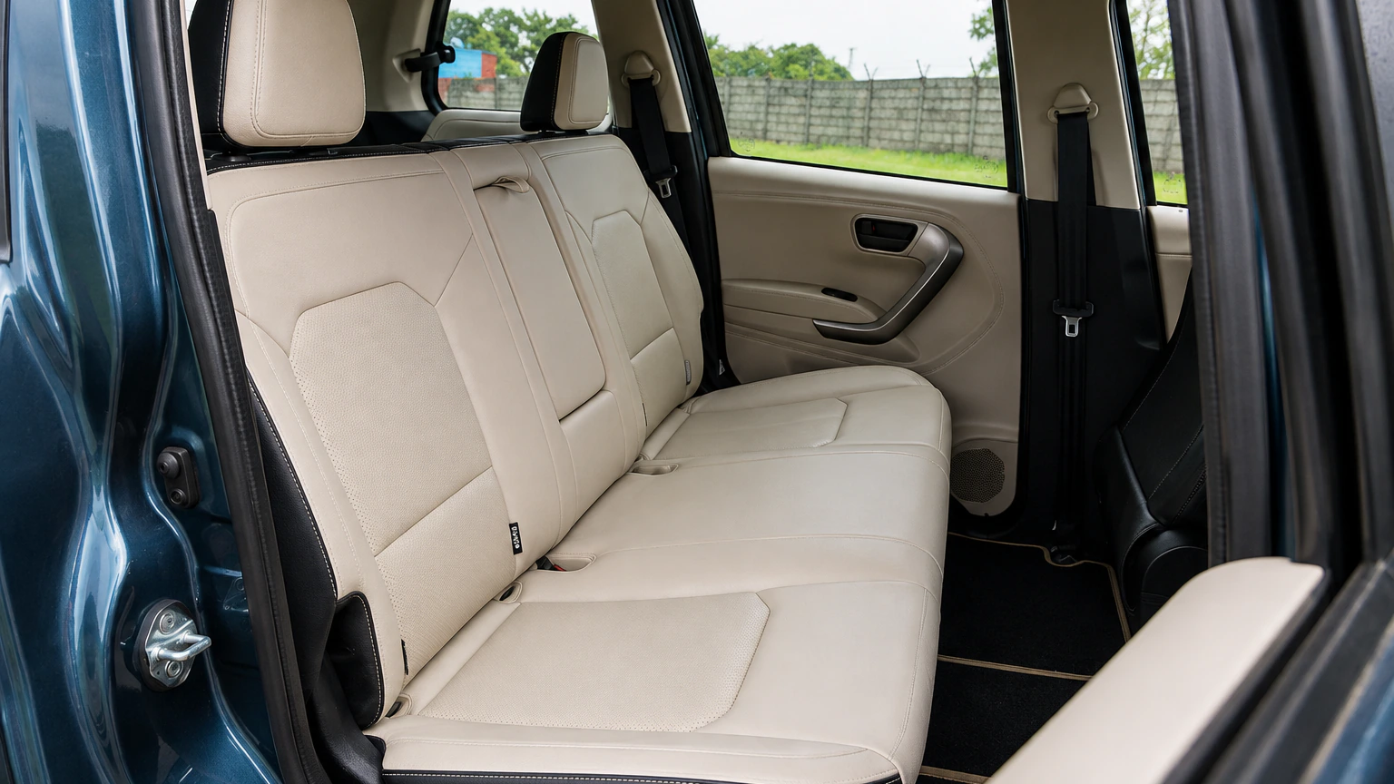 Mahindra Bolero Neo interior