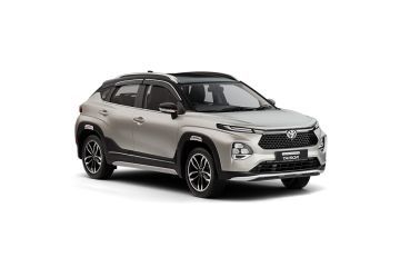 Toyota Urban Cruiser Taisor — Cafe White With Midnight Black